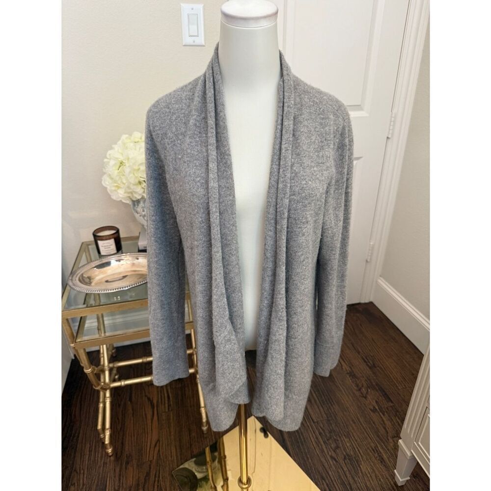 Neiman Marcus Cashmere Cardigan
C10